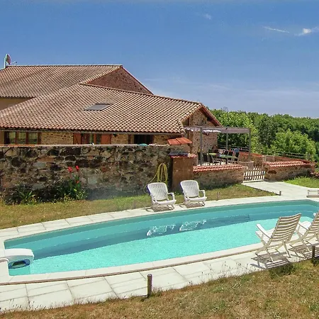 Prázdninový dům Holiday Home In Roussines With Private Pool, Cleaning Included Roussines