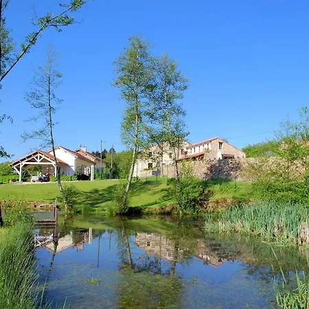 Holiday Home In Roussines With Private Pool, Cleaning Included Prázdninový dům Roussines