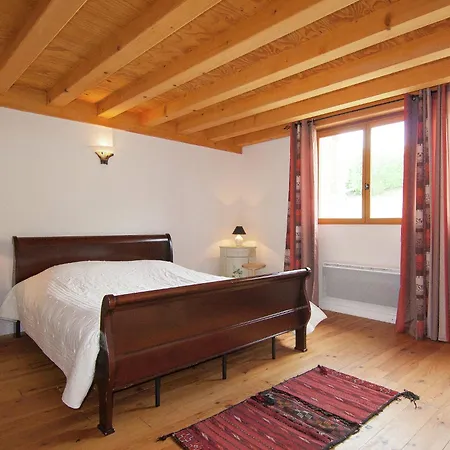 Holiday Home In Roussines With Private Pool, Cleaning Included Prázdninový dům Roussines